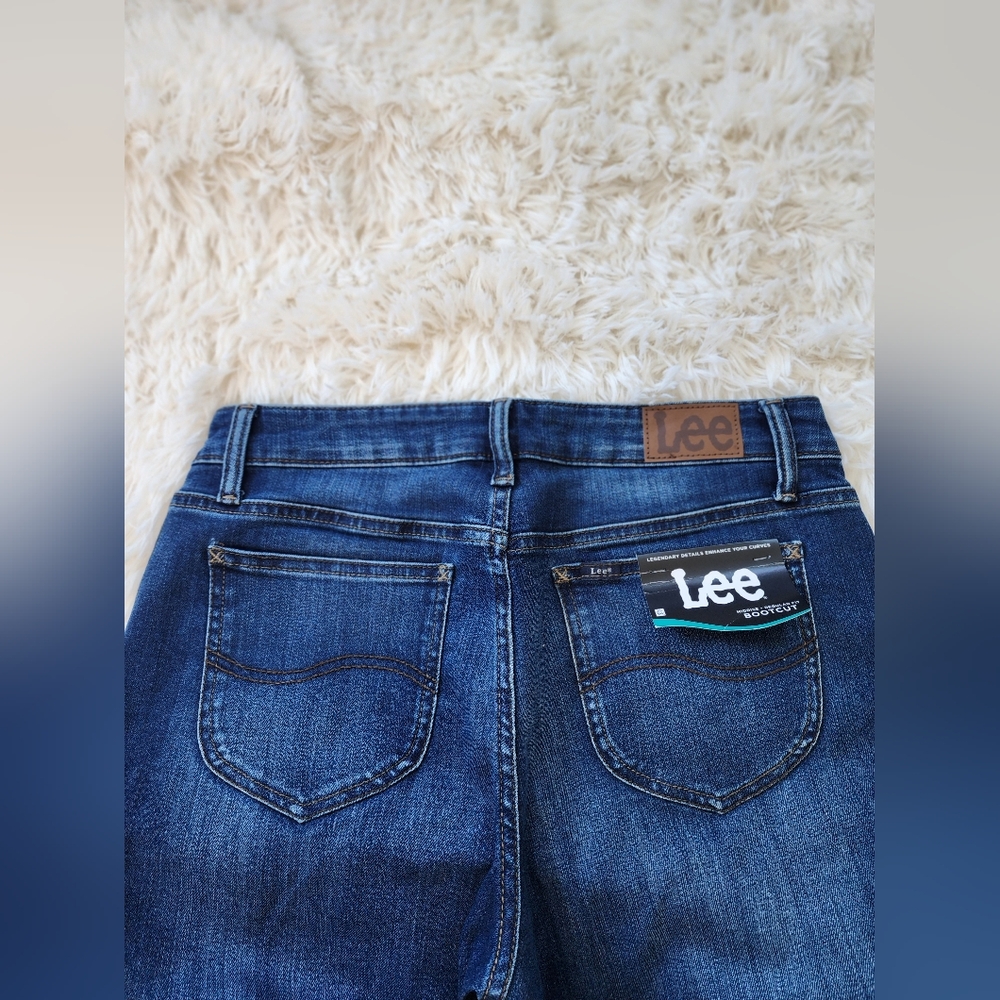 Lee Women's Midrise Regular Fit Bootcut Jeans Size 10 - Picture 4 of 10